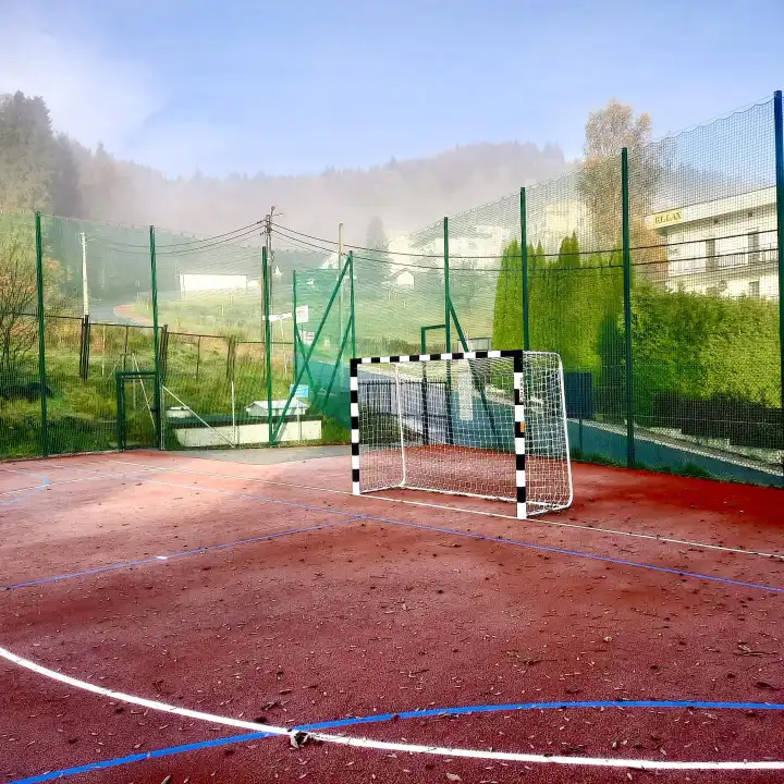 Koniec asfaltowych boisk. Krynica-Zdrój z nowym obiektem sportowym