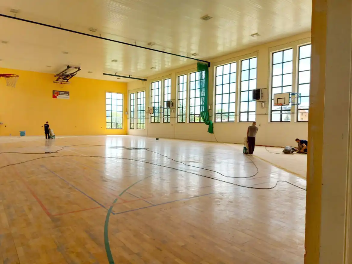 Trwa remont hali sportowej w ZSP w Krynicy-Zdroju