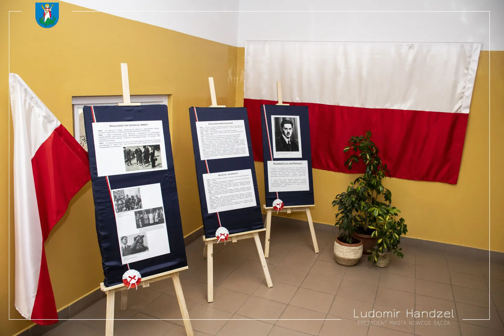 Nowy Sącz: W IV LO Sportowym odsłonięto tablicę upamiętniającą postać Kazimierza Pierackiego