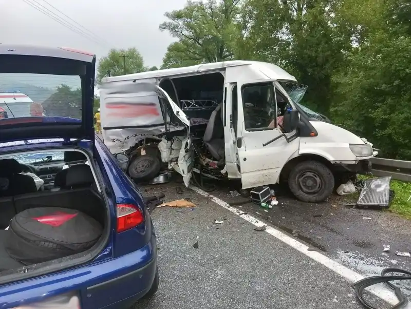 Wypadek w Witowicach Górnych. Sześć osób trafiło do szpitala