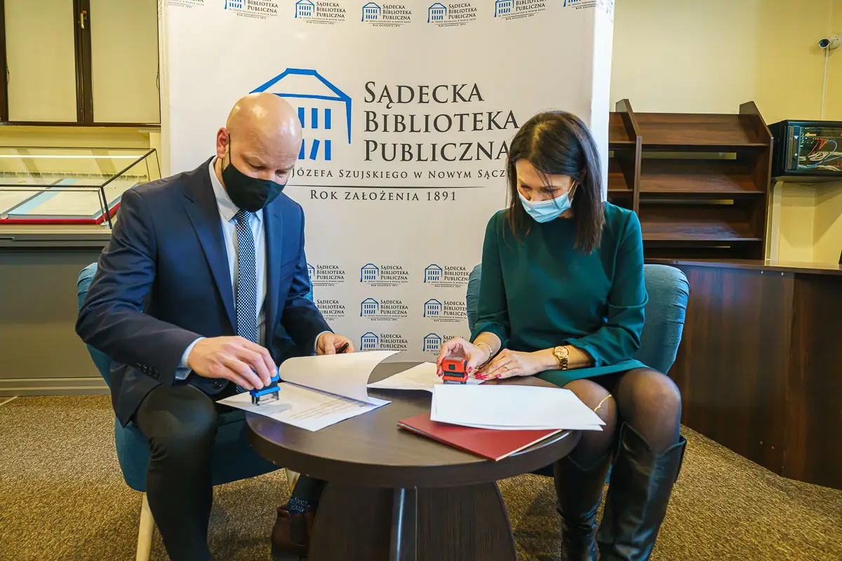 Sądecka Biblioteka Publiczna będzie bardziej dostępna dla osób z niepełnosprawnościami oraz seniorów