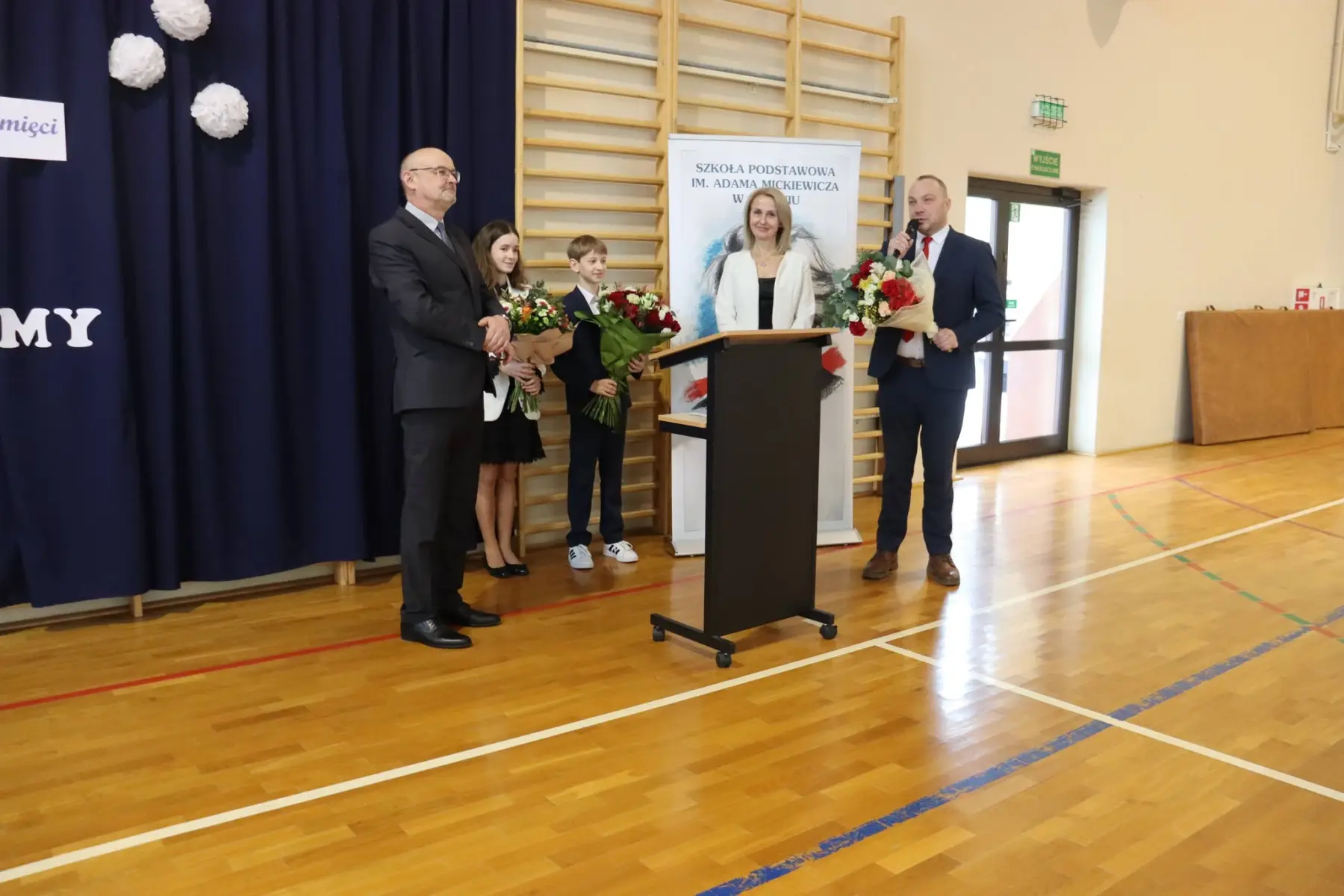 Z sercem dla szkoły. Dyrektor ze Stronia przeszedł na emeryturę