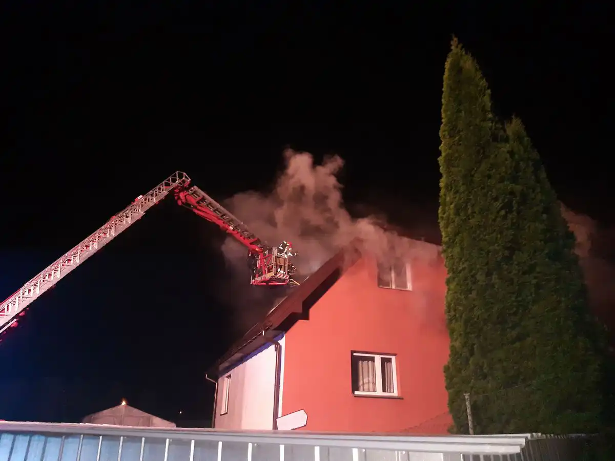 Pożar w Powroźniku. Paliło się poddasze budynku mieszkalnego