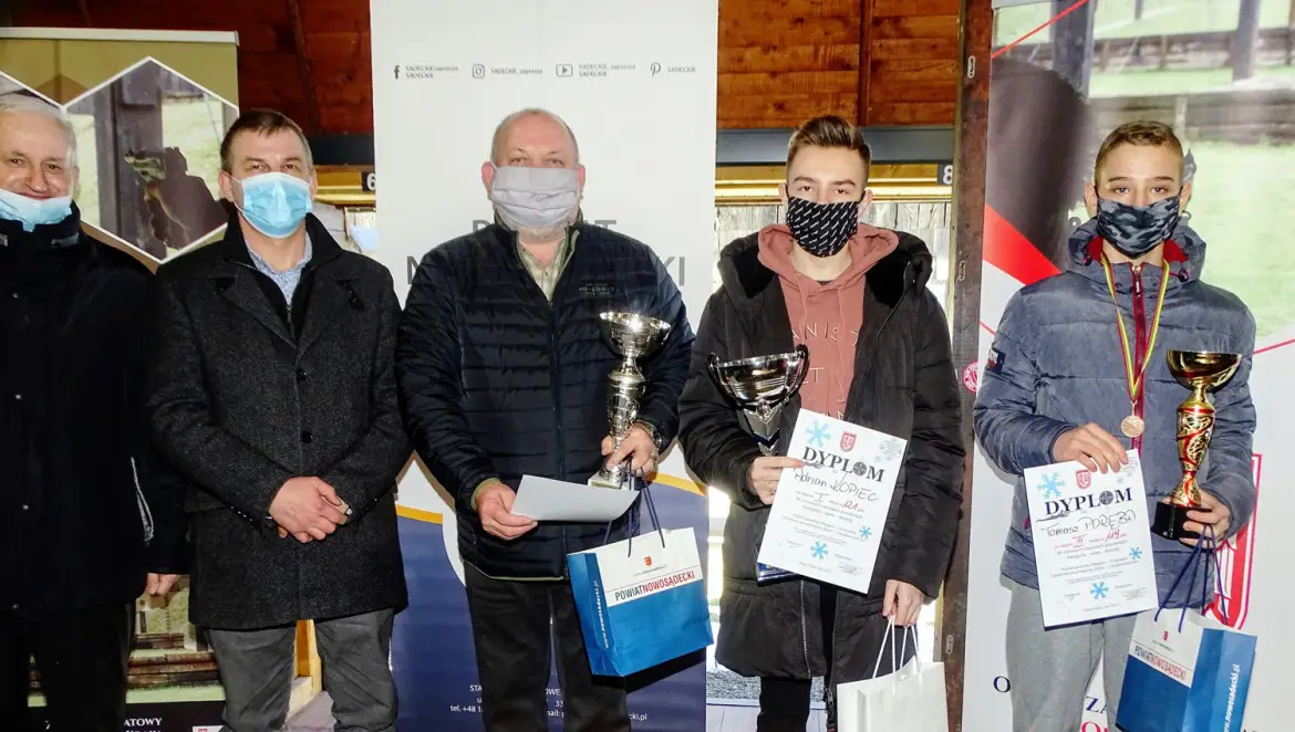 Na strzelnicy LOK w Nowym Sączu odbyły się Otwarte Powiatowe Zimowe Zawody Strzeleckie