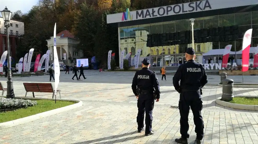 Policjanci zachęcają do wstąpienia w swoje szeregi