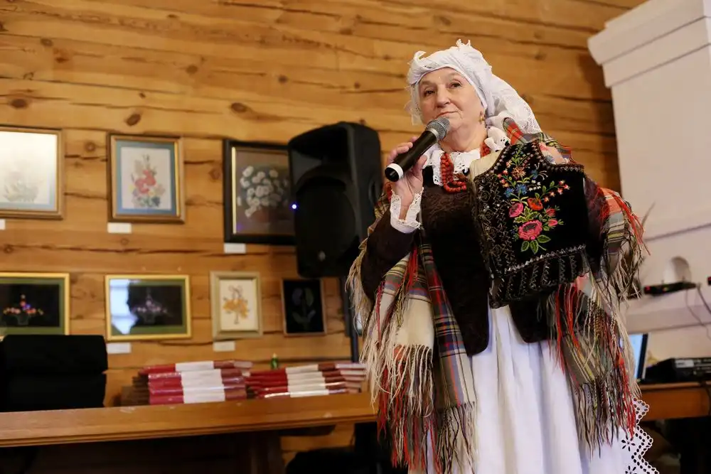 Krakowiacy, Lachy i Górale. Opowieść o strojach wsi małopolskiej
