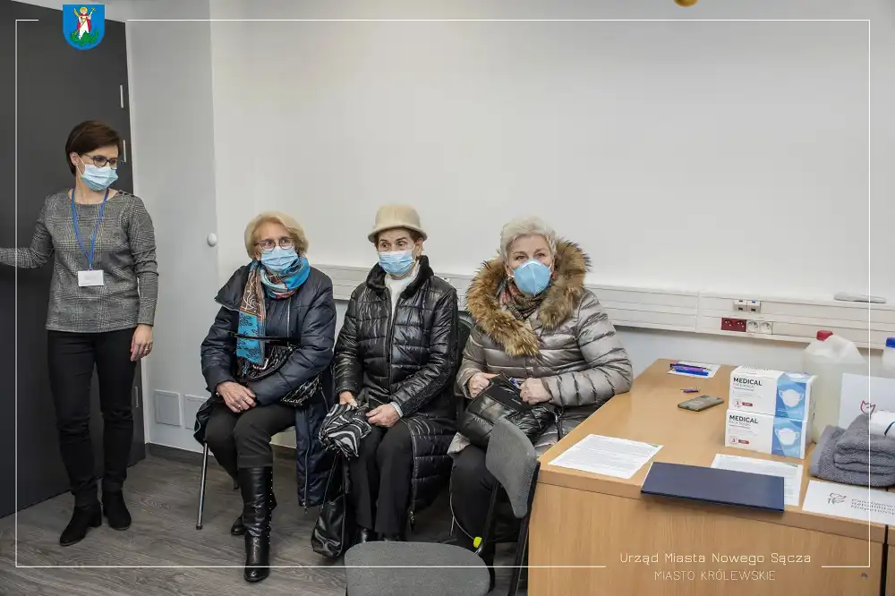 W nowosądeckim MOPS przekazano paczki wsparcia dla potrzebujących