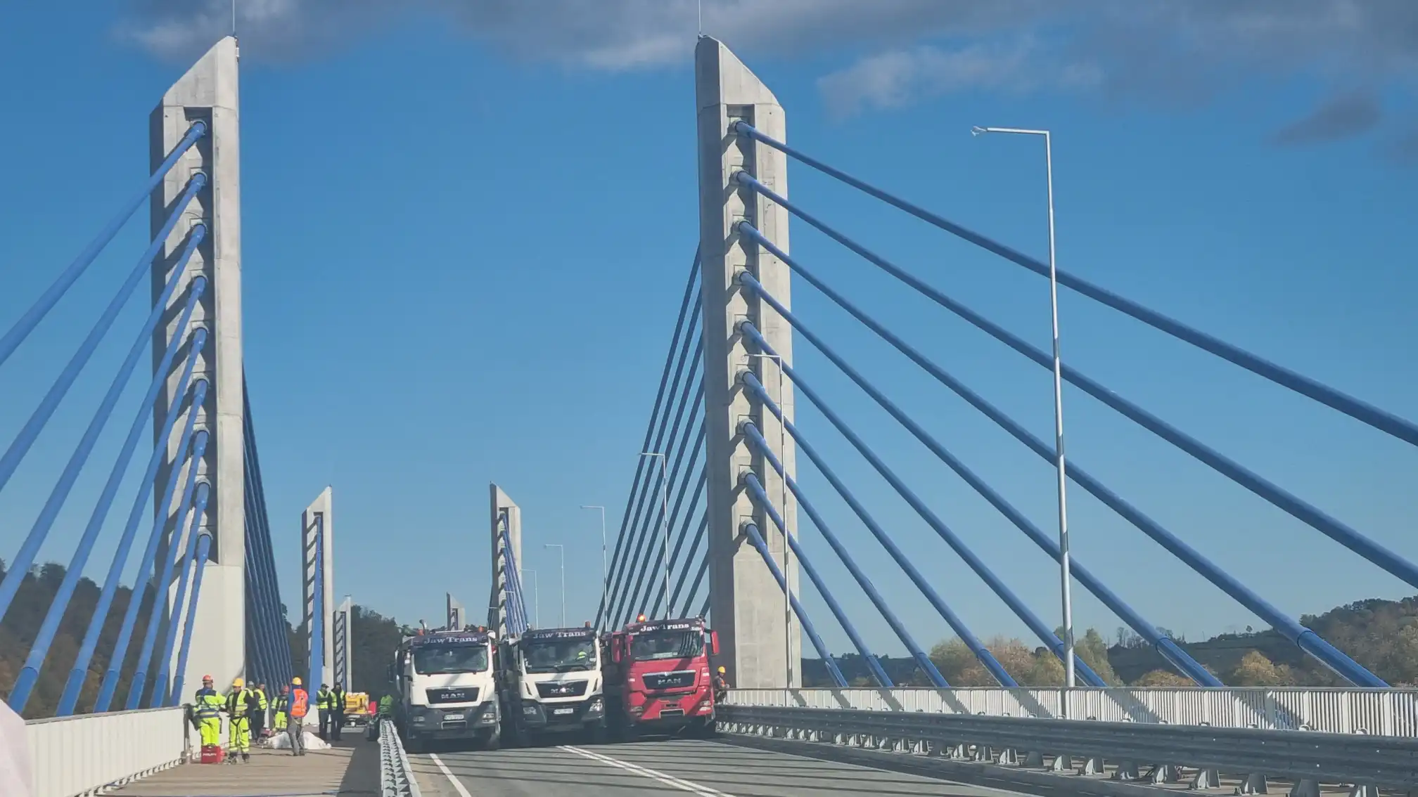 Z początkiem przyszłego tygodnia kierowcy przejadą nowym mostem w Kurowie