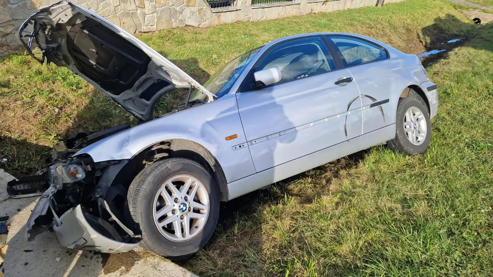 Kolizja drogowa w Trzycierzu. Zderzyły się trzy samochody osobowe