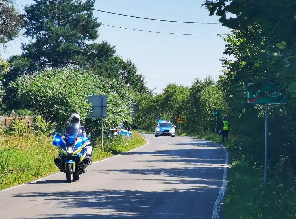 „Międzynarodowy wyścig kolarski Memoriał Jana Magiery”. Sądeccy policjanci zabezpieczali trasę przejazdu zawodników