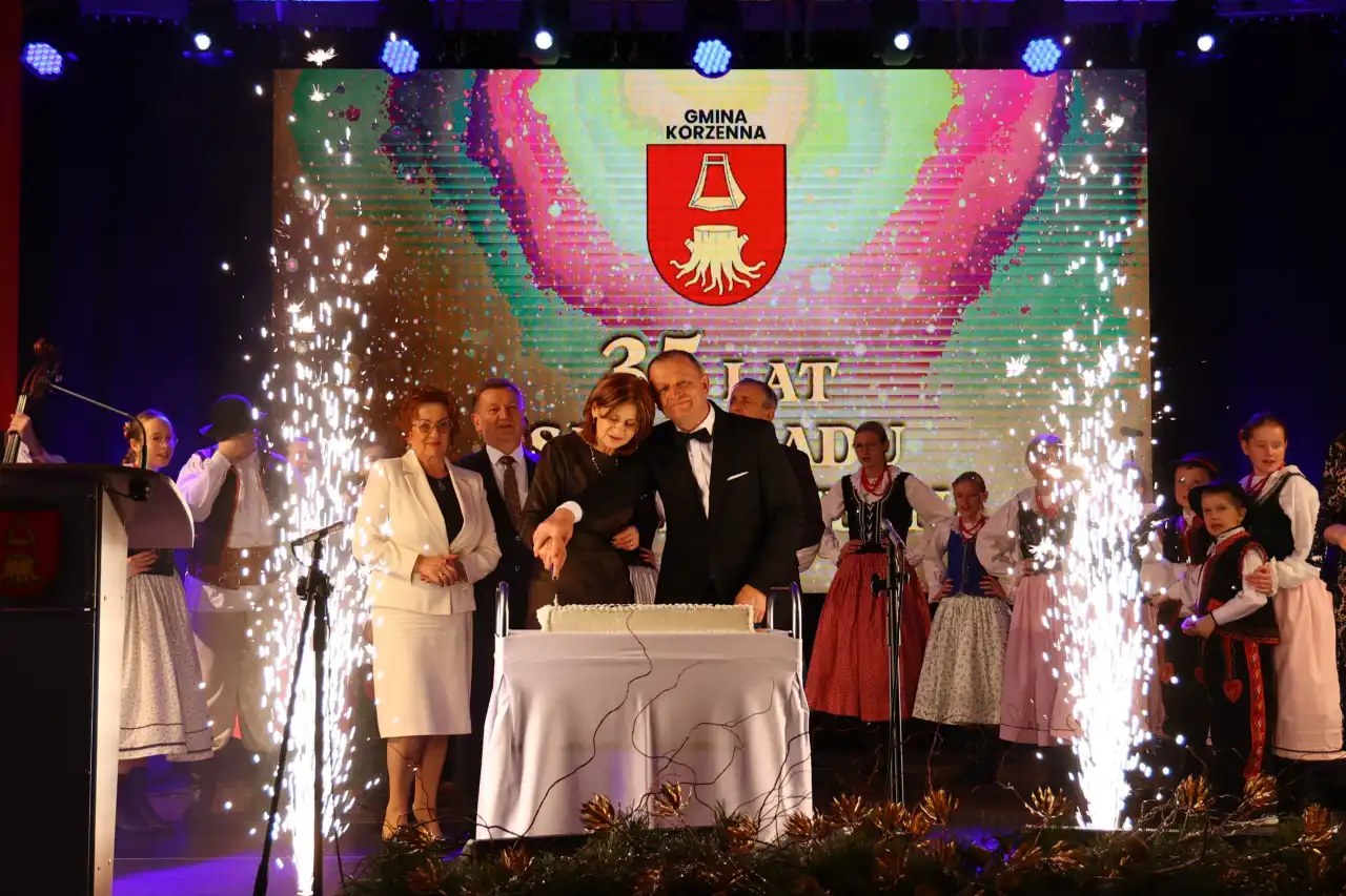 Od pierwszych trudnych lat po ambitne cele. Korzenna świętuje 35-lecie samorządu