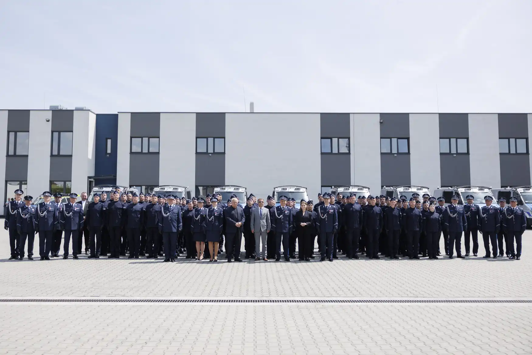 Nowi funkcjonariusze w szeregach małopolskiej Policji, w tym 7 w Komendzie Miejskiej Policji w Nowym Sączu