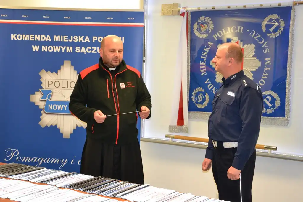 Do mieszkańców Sądecczyzny trafi tysiąc odblaskowych opasek