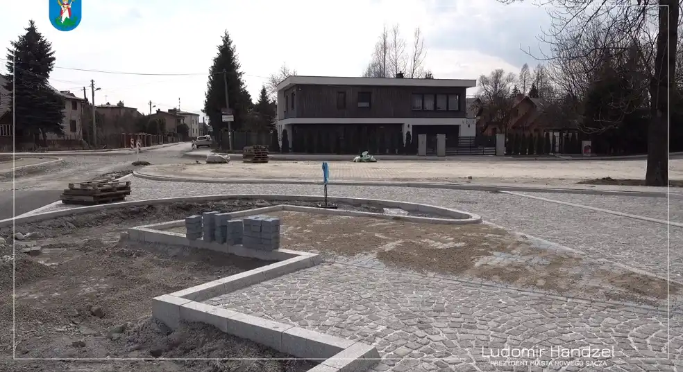 Trwają prace związane z budową ogrodzenia i piłkochwytów przy kortach tenisowych w Parku Strzeleckim