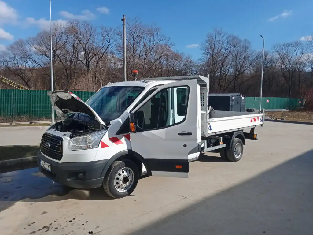 Ford Transit i Zamiatarka Broddson. Nowe pojazdy do utrzymania czystości i transportu w Gminie Stary Sącz