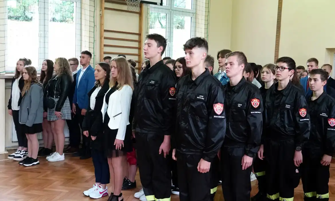 Rok szkolny w szkołach powiatu nowosądeckiego rozpoczęty. Do placówek będzie uczęszczać ponad 3200 uczniów