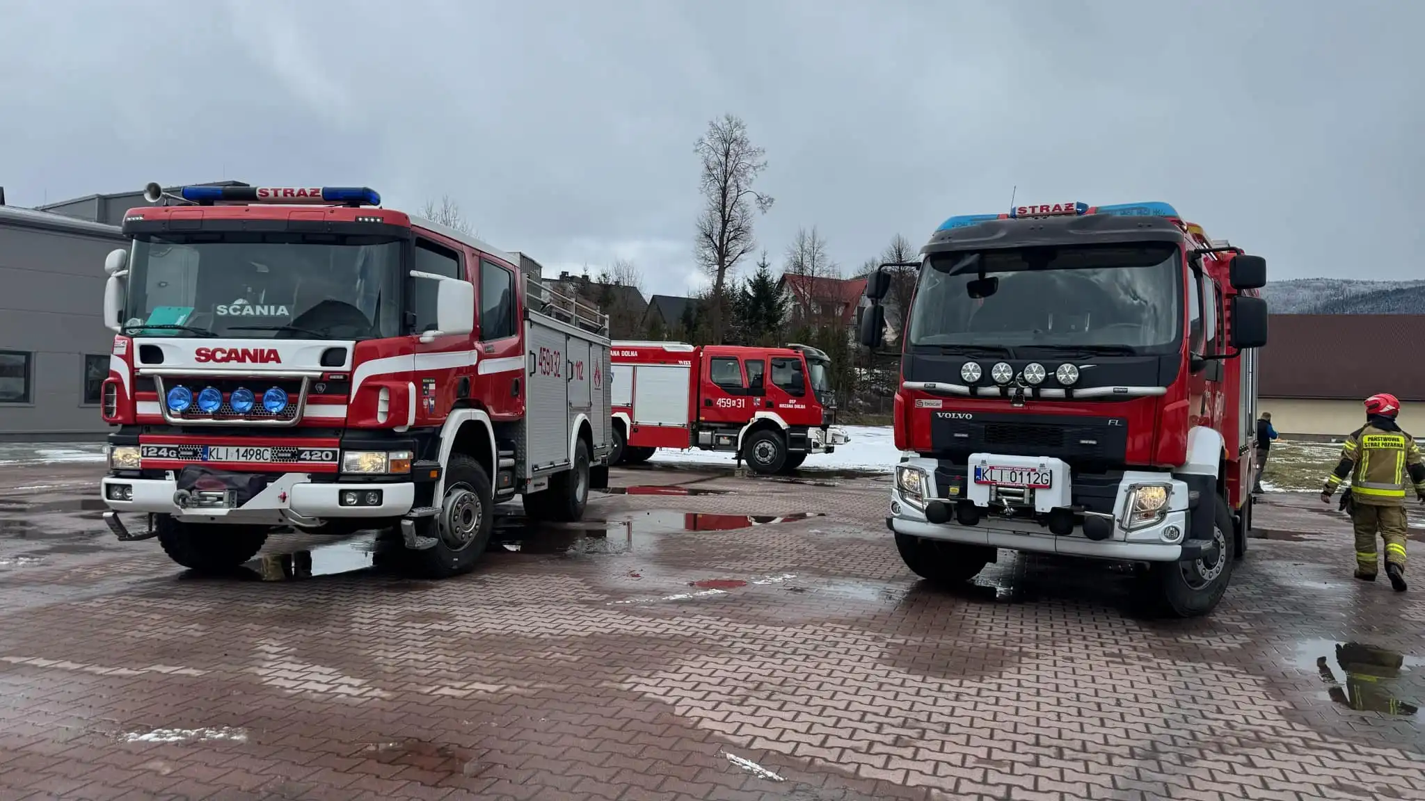 Pożar na ul. Ogrodowej. Spłonęła kabina dostawczaka