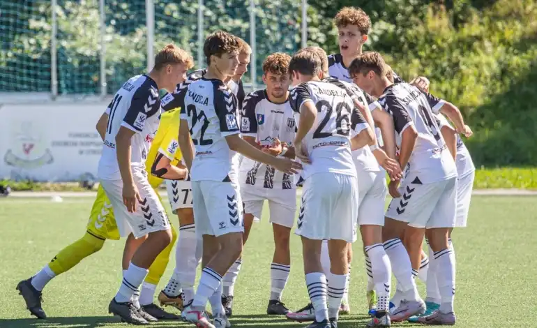 W meczu Centralnej Ligi Juniorów U-19 Sandecja Nowy Sącz przegrywa na wyjeździe z Widzewem Łódź