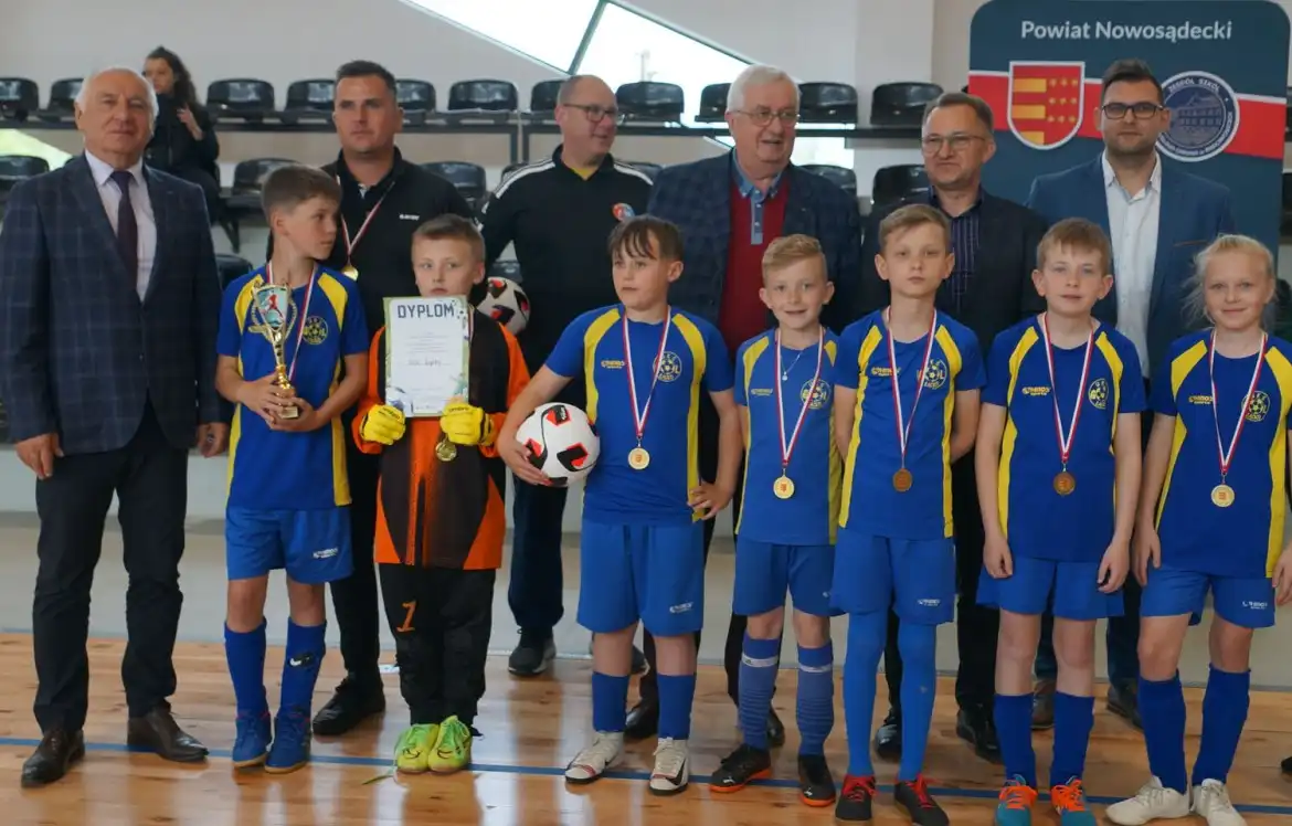 Młodzi piłkarze walczyli o Puchar Starosty Nowosądeckiego