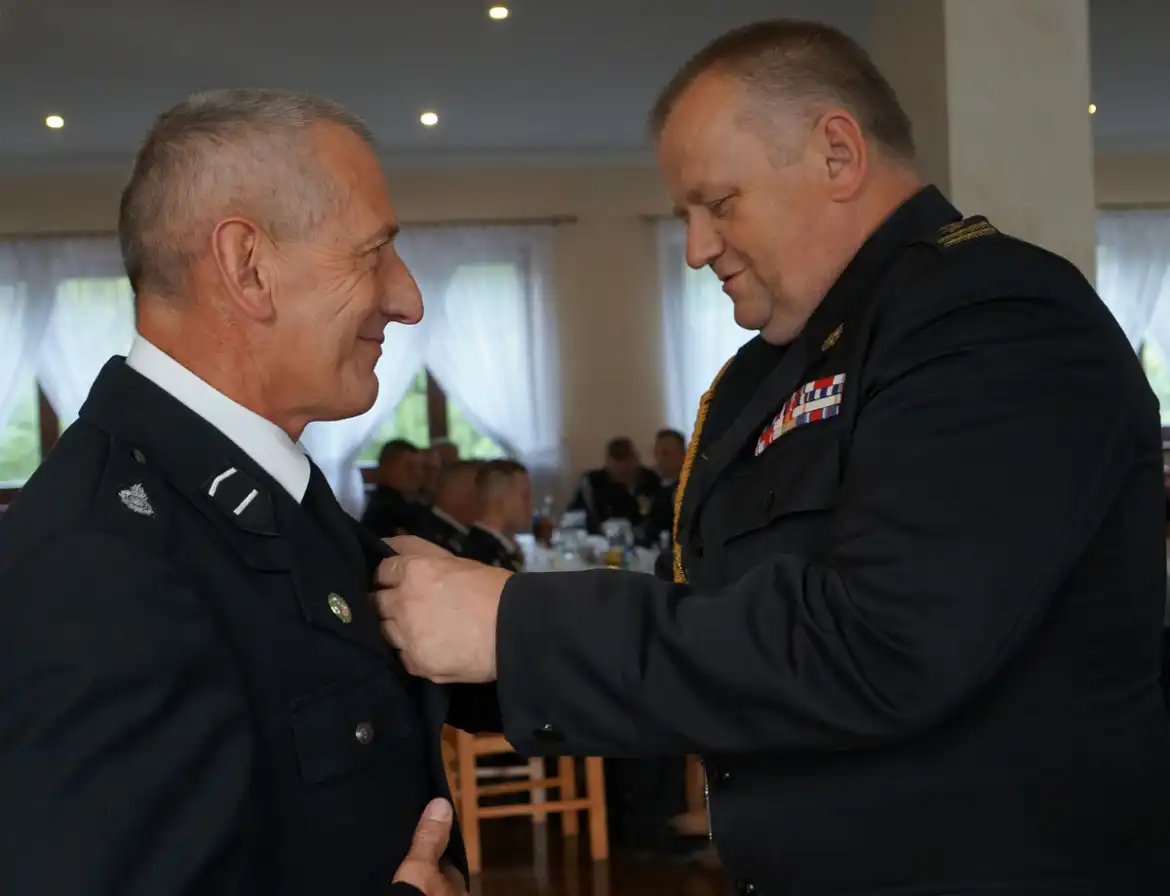 Starosta nowosądecki uhonorował druhów z Czerńca i zapowiedział zwiększenie dofinansowania OSP w powiecie