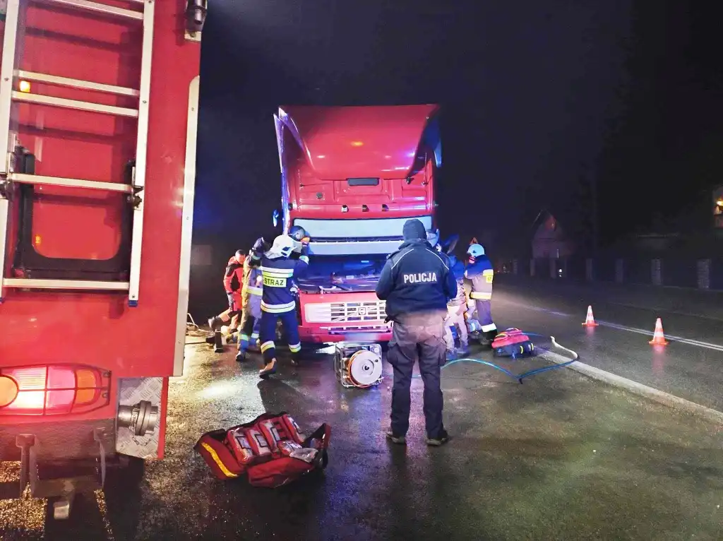 Czerniec: Nieszczęśliwy wypadek. Naprawiał ciężarówkę, spadła na niego kabina pojazdu