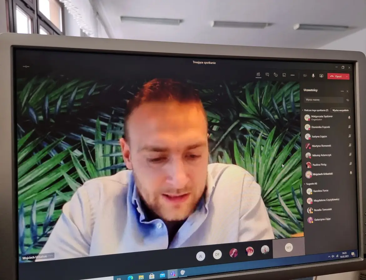 Mistrz Świata w barmaństwie klasycznym spotkał się online z uczniami ZSP w Krynicy-Zdroju