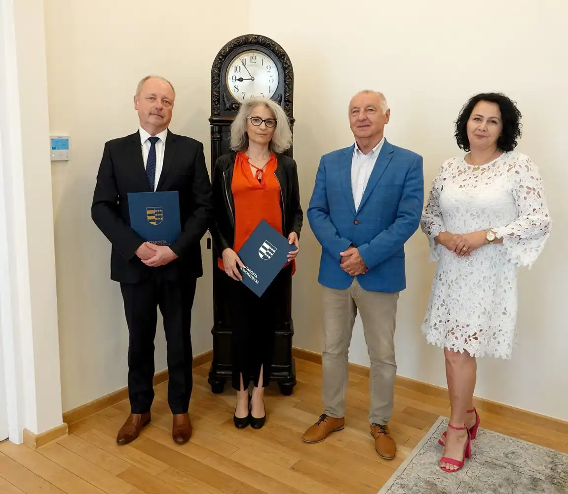 Starosta nowosądecki wręczył nominacje dwóm nowym dyrektorom powiatowych placówek