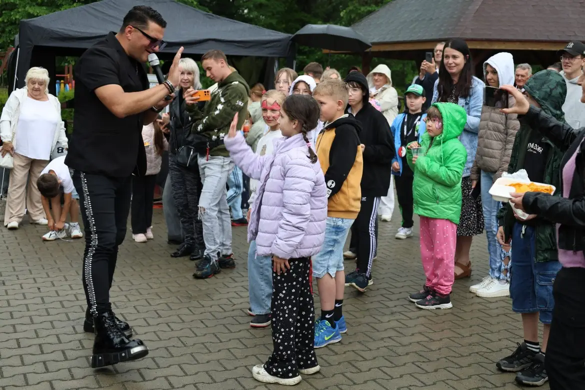 Święto rodzin zastępczych w Nawojowej. Były atrakcje dla dzieci i koncert Kordiana