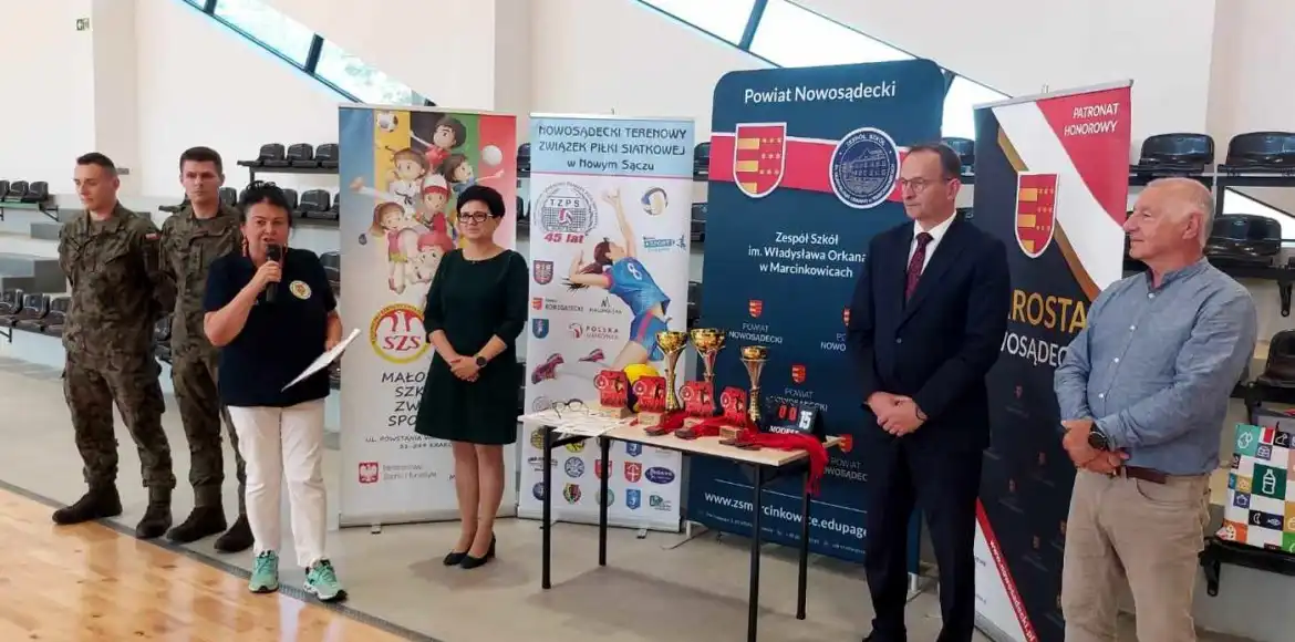 I Mistrzostwa Małopolski w piłce siatkowej klas mundurowych. Gromnik z mistrzostwem Powiatu