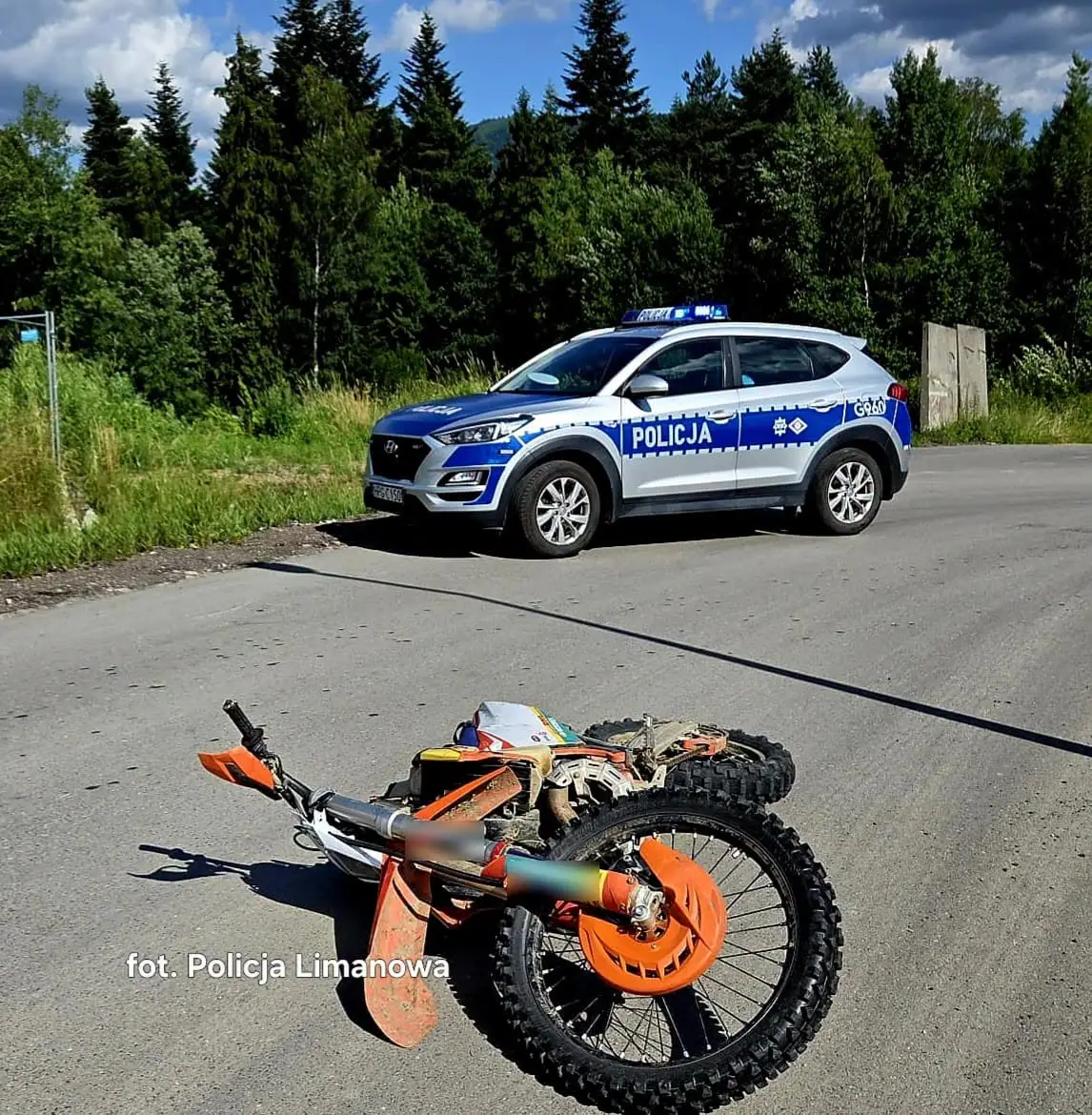 24-latek uciekał przed policją. Jazda zakończyła się wywrotką motocykla