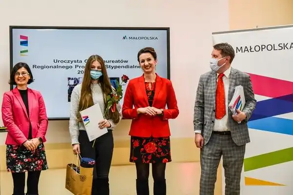 W Nowym Sączu odbyła się uroczysta gala dla stypendystów Regionalnego Programu Stypendialnego