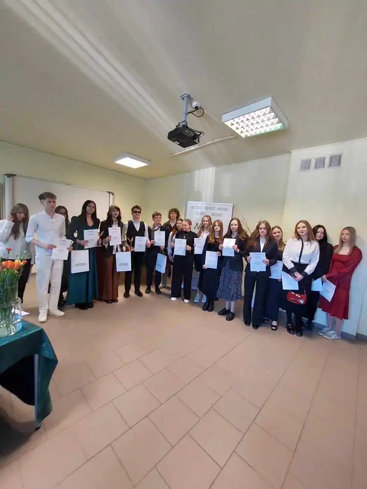 Poezja bez granic. Młodzież zachwyca w VIII edycji Konkursu Recytacji Poezji Obcojęzycznej