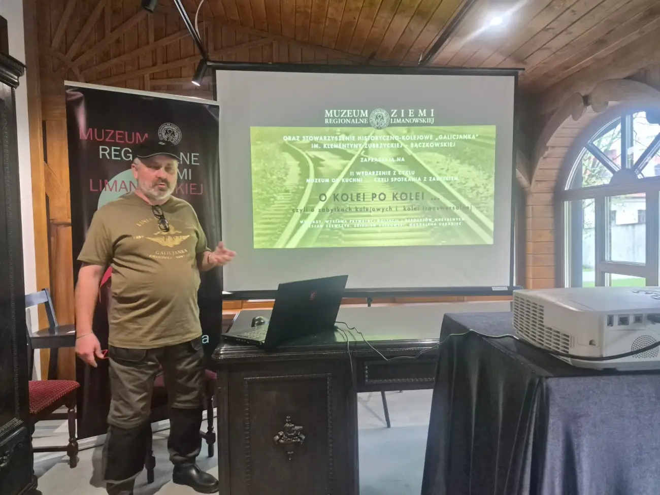 O kolei po kolei. Pasjonaci i dawni kolejarze spotkali się w limanowskim muzeum