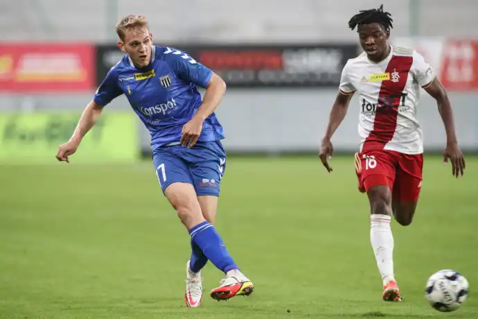 Łódzki KS pokonuje Sandecję w doliczonym czasie gry
