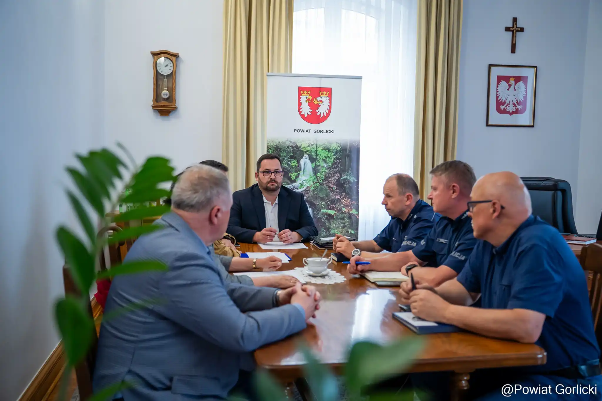 Powiat Gorlicki stawia na bezpieczeństwo. Inwestycje, edukacja i współpraca służb