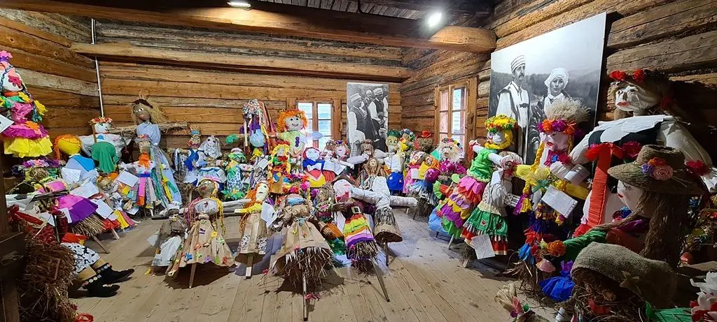 W Skansenie Wsi Pogórzańskiej w Szymbarku zorganizowano wystawę marzann