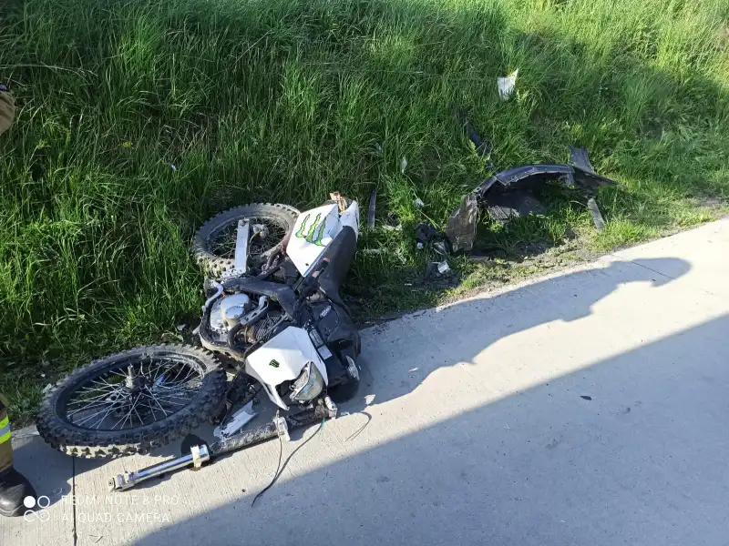 Wola Piskulina: Osobówka zderzyła się ze skuterem. Poszkodowany 22-latek trafił do szpitala