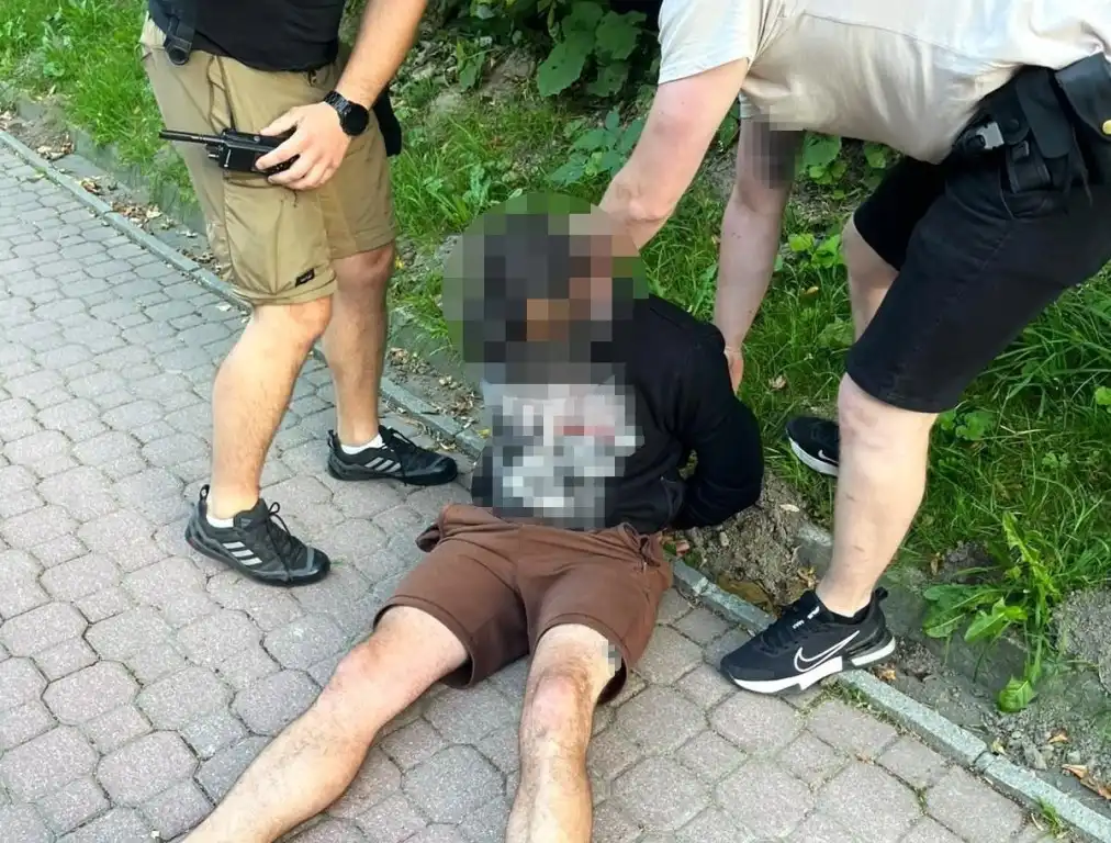 Napad z groźbą i biciem w Piwnicznej-Zdroju. Podejrzany w areszcie