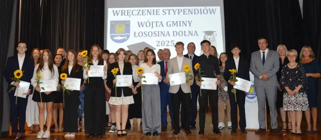 Najzdolniejsi ósmoklasiści Gminy Łososina Dolna nagrodzeni stypendiami