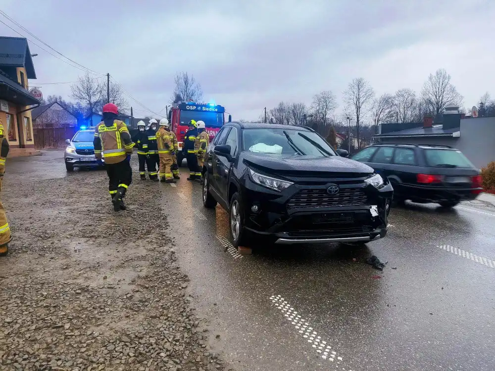 Łęka. Zderzenie Forda i Toyoty