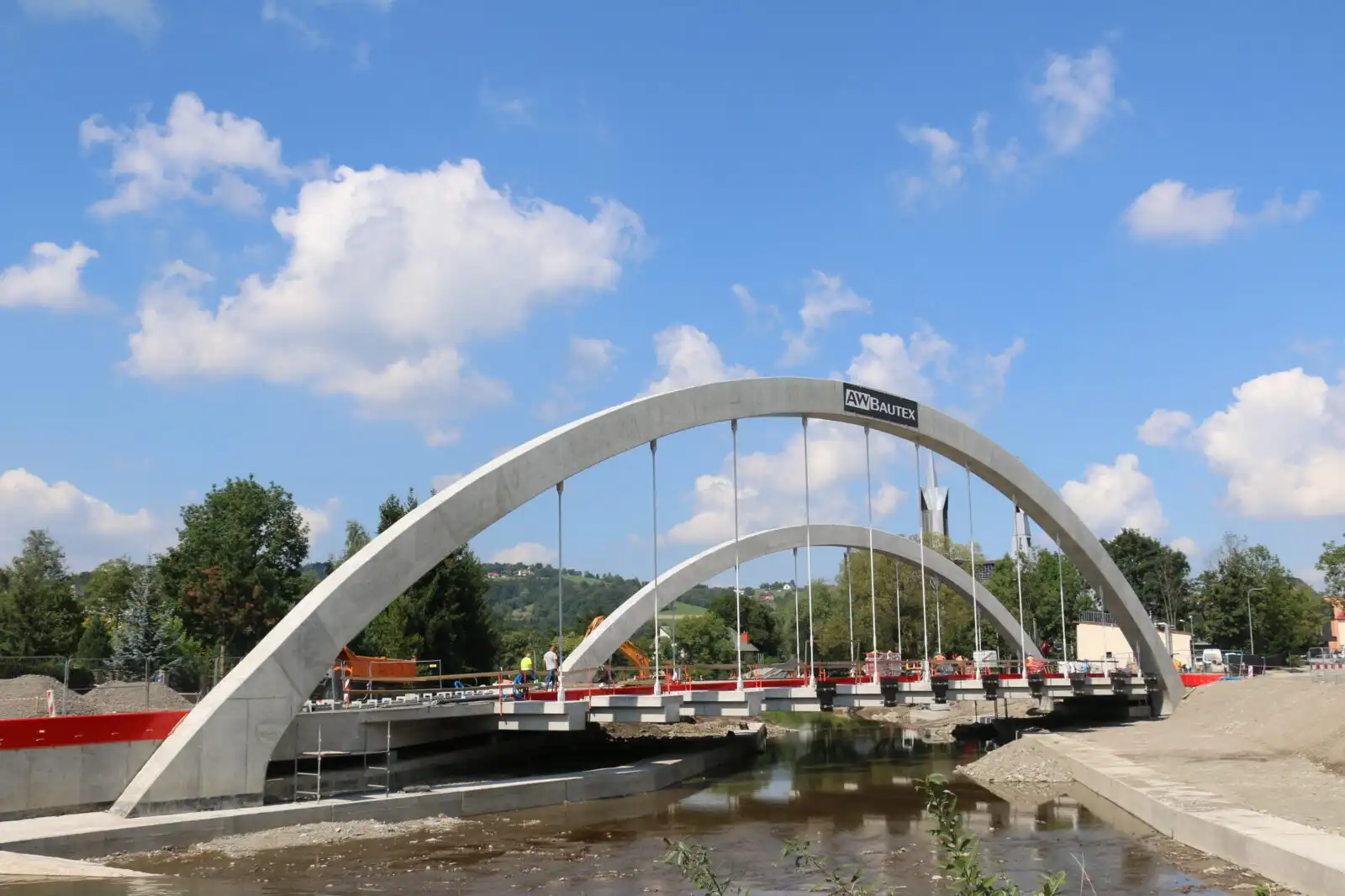 Limanowa: Postępuje budowa mostu na ulicy Lipowej