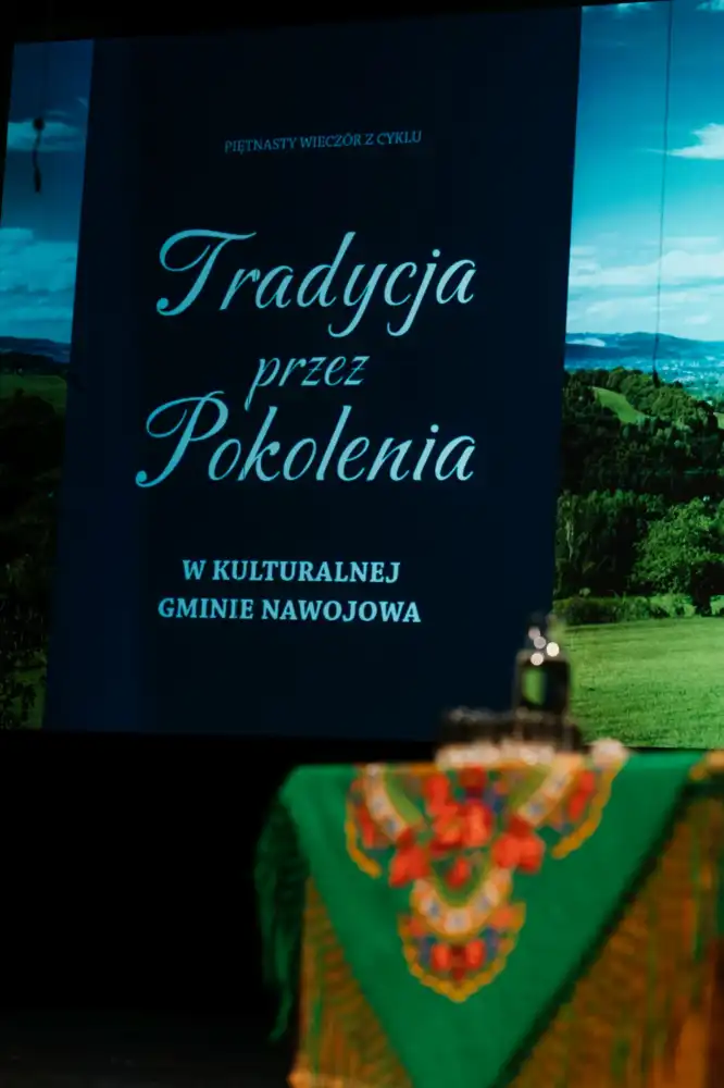 Pokolenia połączone tradycją. Folklor gminy Nawojowa zachwycił publiczność