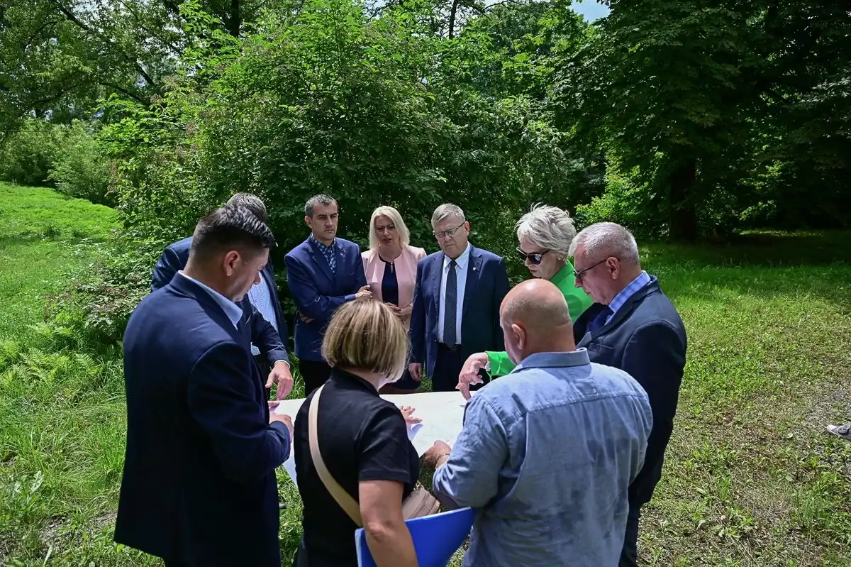 Marszałek Witold Kozłowski z wizytą w Nowym Sączu i Korzennej