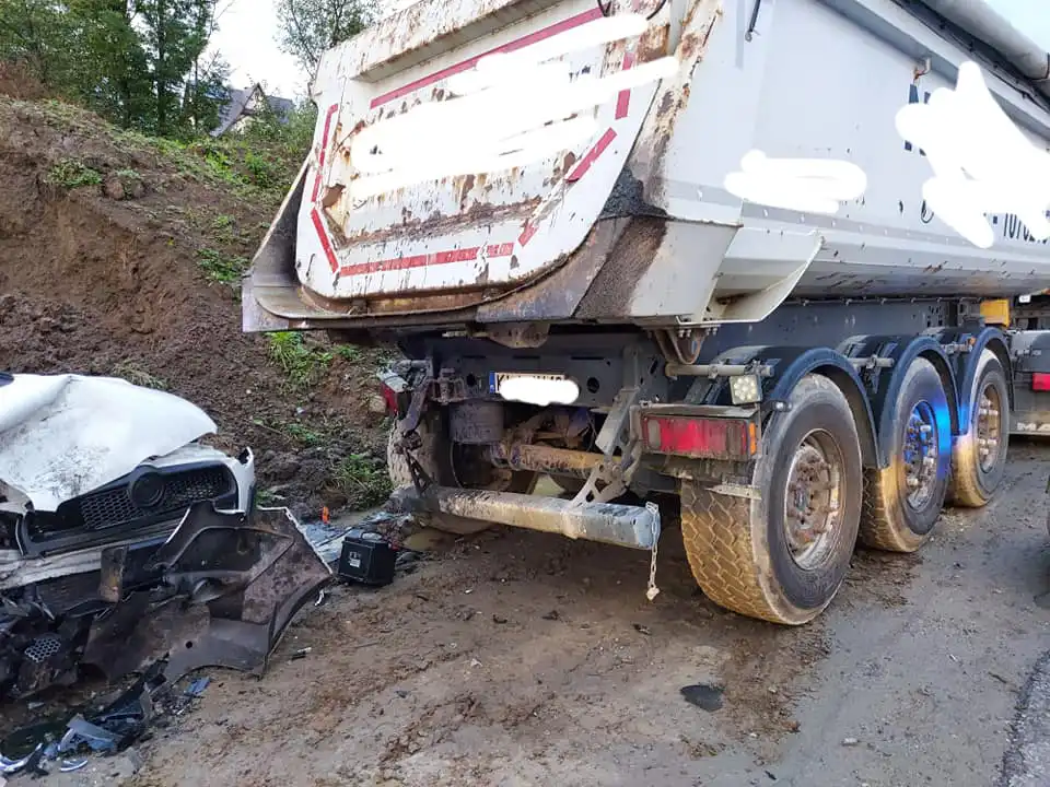 Śmiertelny wypadek w Łostówce. Nie żyje jedna osoba