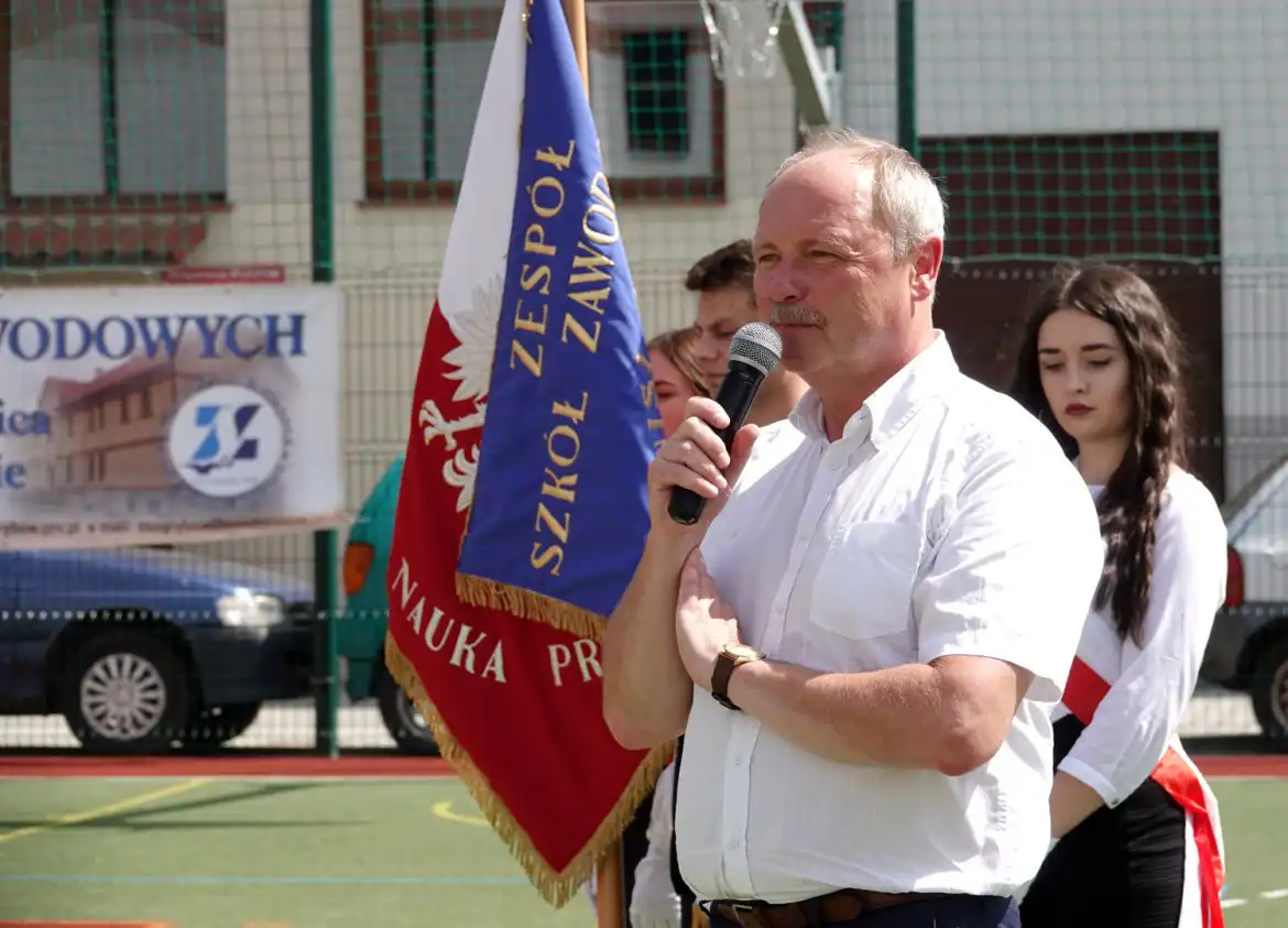 Nowoczesne boisko przy powiatowym ZSZ w Grybowie oficjalnie otwarte