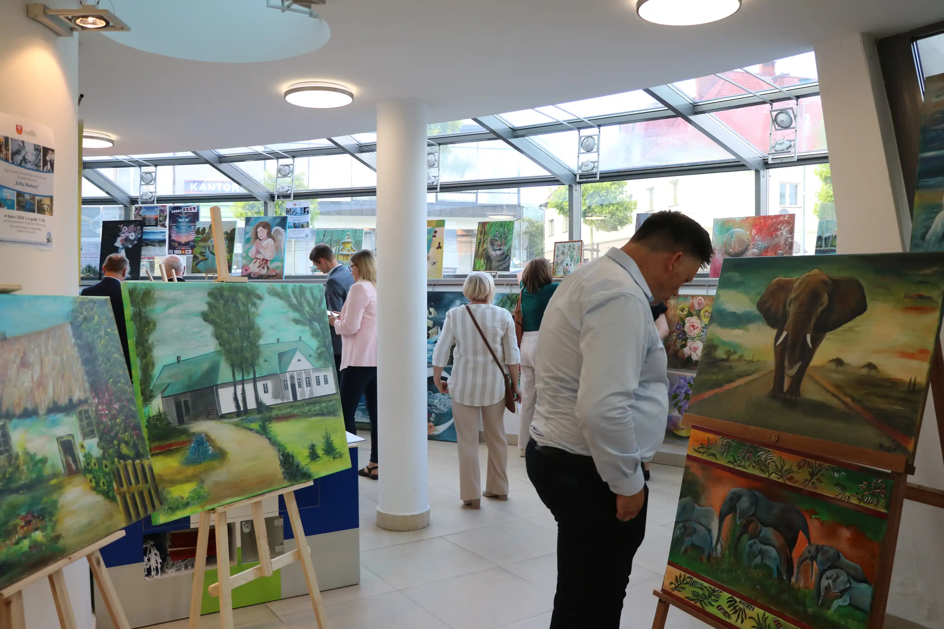 Wernisaż wystawy „Echa Natury” w Powiatowym Centrum Informacji Turystycznej
