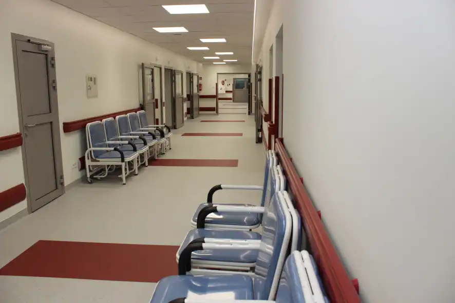 Szpital w Limanowej ma nowy ambulans