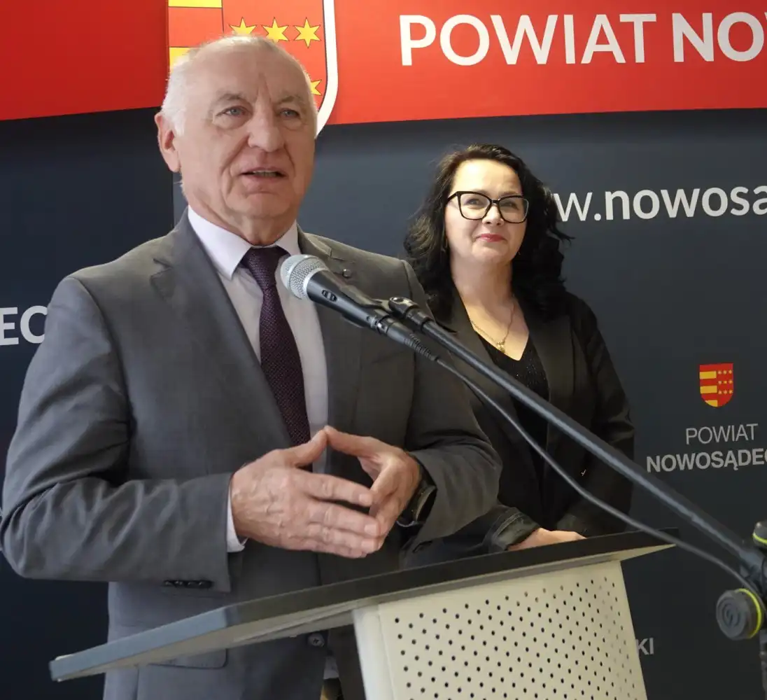 Starosta nowosądecki wręczył nagrody laureatom eliminacji powiatowych 69. Ogólnopolskiego Konkursu Recytatorskiego