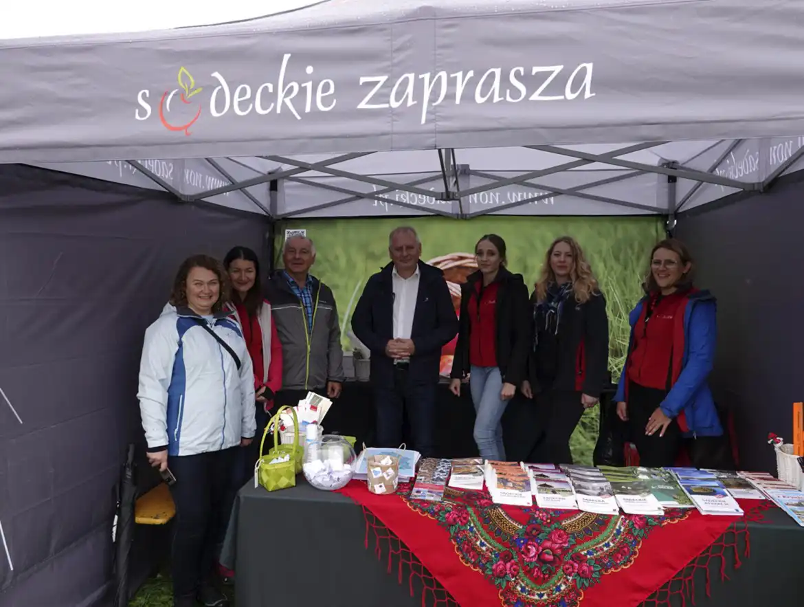 Nie zatrzymał ich deszcz. W rajdzie rowerowym Małopolska Tour wystartowało kilkuset zawodników