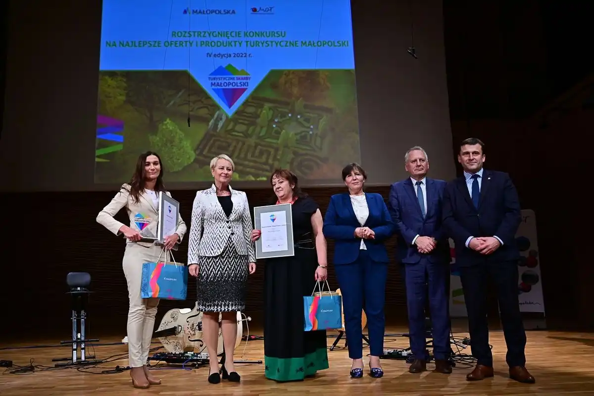 Zwycięzcy i wyróżnieni w tegorocznym konkursie Turystyczne Skarby Małopolski nagrodzeni